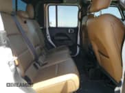 ✅ 2022 Jeep Gladiator Overland • VIN: 1C6HJTFG2NL161677 • Lot: 62773895. Wystawiony na Copart z przebiegiem 58 636 mil. Bezpłatny archiwum sprzedaży aukcyjnych z USA i szczegółowy raport historii pojazdu na DreamBid. Zdjęcie 10.