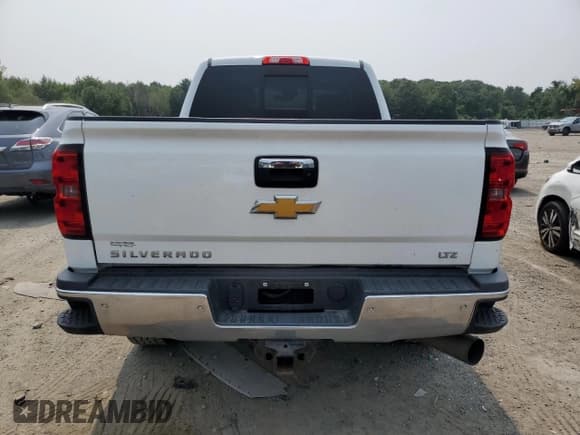 ✅ 2015 Chevrolet Silverado 3500HD LTZ • VIN: 1GC4K0E88FF164144 • Lot: 67179015. Listed on Copart with 186,523 mi. Free auction sales archive from the USA and detailed vehicle history report at DreamBid. Image 6.