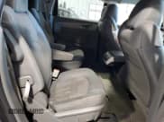 ✅ 2017 Chevrolet Traverse LT • VIN: 1GNKRGKD4HJ184797 • Lot: 69013234. Wystawiony na Copart z przebiegiem 117 937 mil. Bezpłatny archiwum sprzedaży aukcyjnych z USA i szczegółowy raport historii pojazdu na DreamBid. Zdjęcie 11.