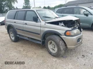 ✅ 2000 Mitsubishi Montero Sport LS • VIN: JA4LS31H8YP805111 • Lot: 42490750. Wystawiony na IAAI z przebiegiem 250 886 mil. Bezpłatny archiwum sprzedaży aukcyjnych z USA i szczegółowy raport historii pojazdu na DreamBid. Zdjęcie 1.