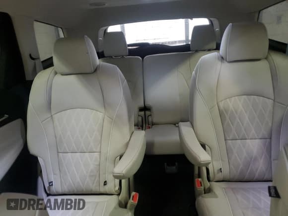✅ 2024 Buick Enclave Avenir • VIN: 5GAEVCKW4RJ125960 • Lot: 86041294. Wystawiony na Copart z przebiegiem 7 968 mil. Bezpłatny archiwum sprzedaży aukcyjnych z USA i szczegółowy raport historii pojazdu na DreamBid. Zdjęcie 10.