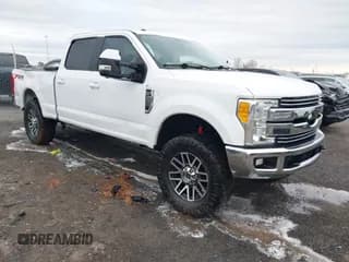 ✅ 2017 Ford F-250 Lariat • VIN: 1FT7W2B68HED64529 • Lot: 41670854. Wystawiony na IAAI z przebiegiem 186 468 mil. Bezpłatny archiwum sprzedaży aukcyjnych z USA i szczegółowy raport historii pojazdu na DreamBid. Zdjęcie 1.