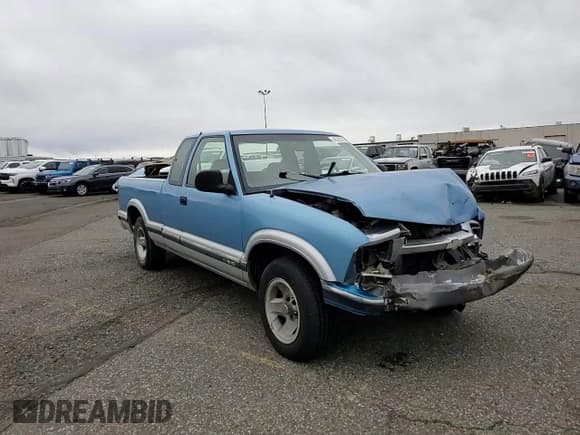 ✅ 1996 Chevrolet S-10 LS • VIN: 1GCCS19WXT8228100 • Лот: 46707215. Опубликован ранее на Copart с пробегом 150 240 миль. Бесплатный доступ к архиву аукционных продаж из США и подробный отчёт об истории автомобиля на DreamBid. Изображение 11.