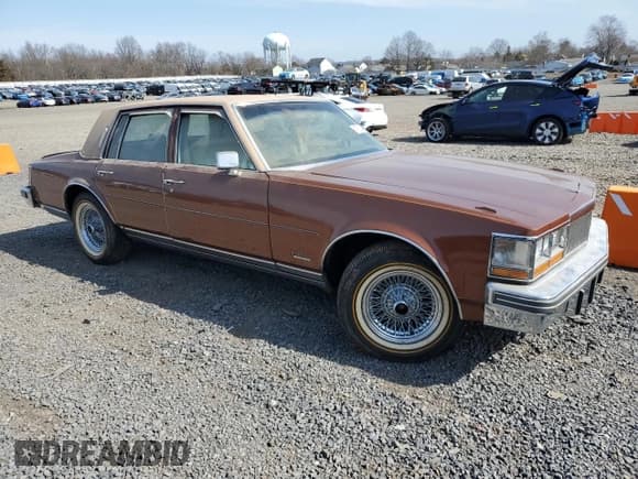 ✅ 1978 Cadillac Seville • VIN: 6S69B8Q492624 • Lot: 47705415. Wystawiony na Copart z przebiegiem 82 481 mil. Bezpłatny archiwum sprzedaży aukcyjnych z USA i szczegółowy raport historii pojazdu na DreamBid. Zdjęcie 4.