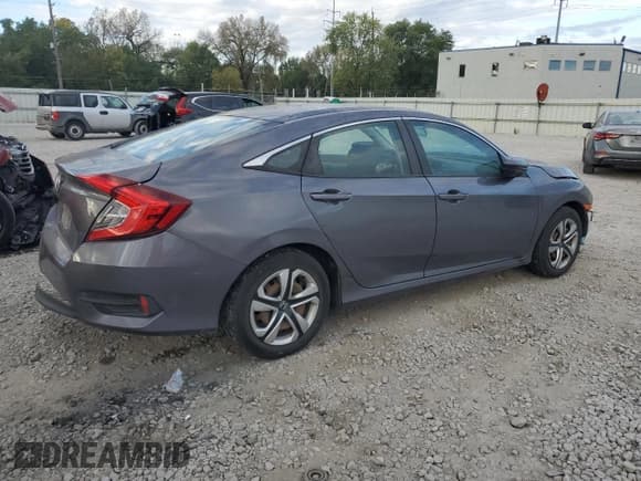 ✅ 2018 Honda Civic LX • VIN: 2HGFC2F58JH594142 • Лот: 85306835. Опубликован ранее на Copart с пробегом 135 010 миль. Бесплатный доступ к архиву аукционных продаж из США и подробный отчёт об истории автомобиля на DreamBid. Изображение 3.