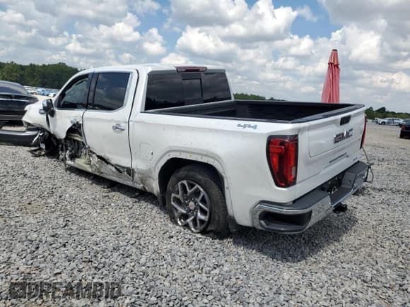 ✅ 2024 GMC Sierra 1500 SLT • VIN: 3GTUUDE81RG181582 • Lot: 72023375. Wystawiony na Copart z przebiegiem Nie podano. Bezpłatny archiwum sprzedaży aukcyjnych z USA i szczegółowy raport historii pojazdu na DreamBid. Zdjęcie 2.