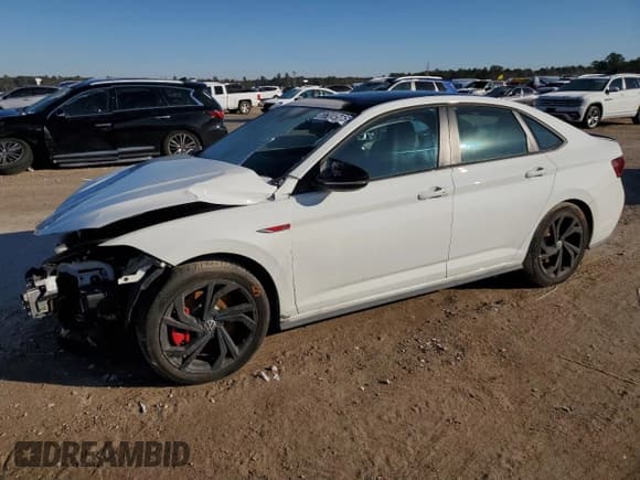 ✅ 2024 Volkswagen Jetta Autobahn • VIN: 3VW2T7BU3RM032389 • Lot: 88945775. Listed on Copart with 13,629 mi. Free auction sales archive from the USA and detailed vehicle history report at DreamBid. Image 1.