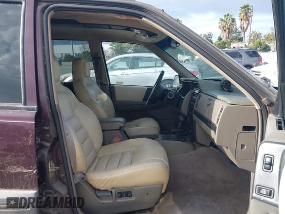 ✅ 1995 Jeep Grand Cherokee Laredo • VIN: 1J4GZ58S4SC725118 • Lot: 43435910. Wystawiony na IAAI z przebiegiem 261 467 mil. Bezpłatny archiwum sprzedaży aukcyjnych z USA i szczegółowy raport historii pojazdu na DreamBid. Zdjęcie 5.