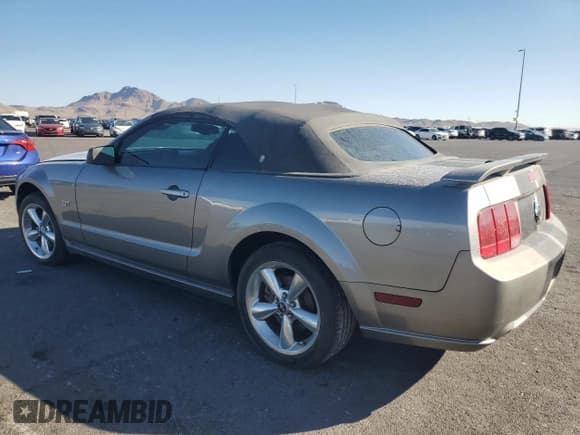 ✅ 2008 Ford Mustang GT Deluxe • VIN: 1ZVHT85H485192395 • Lot: 81083065. Listed on Copart with Not provided. Free auction sales archive from the USA and detailed vehicle history report at DreamBid. Image 2.