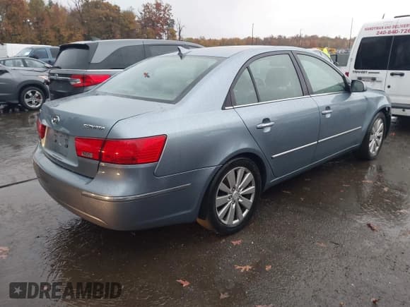 ✅ 2009 Hyundai Sonata Limited • VIN: 5NPEU46C79H520425 • Лот: 43570173. Опубликован ранее на IAAI с пробегом 231 309 миль. Бесплатный доступ к архиву аукционных продаж из США и подробный отчёт об истории автомобиля на DreamBid. Изображение 4.