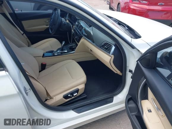 ✅ 2018 BMW 3 Series 320i • VIN: WBA8E1G52JNU93337 • Lot: 42663365. Listed on IAAI with 43,247 mi. Free auction sales archive from the USA and detailed vehicle history report at DreamBid. Image 5.