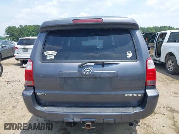 ✅ 2006 Toyota 4Runner Limited • VIN: JTEBU17R668068543 • Lot: 42579542. Listed on IAAI with 166,116 mi. Free auction sales archive from the USA and detailed vehicle history report at DreamBid. Image 16.