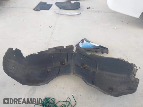 ✅ 2020 Chevrolet Silverado 1500 RST • VIN: 1GCRYEEK8LZ290513 • Lot: 42685771. Listed on IAAI with 64,495 mi. Free auction sales archive from the USA and detailed vehicle history report at DreamBid. Image 11.