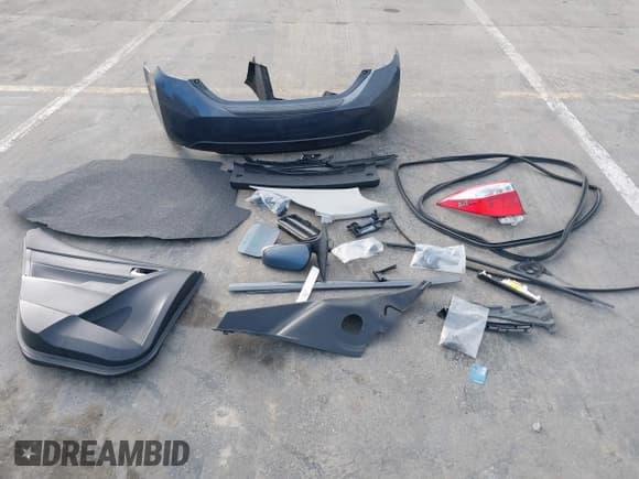 ✅ 2016 Toyota Corolla S Plus • VIN: 2T1BURHEXGC744609 • Лот: 43782663. Опубликован ранее на IAAI с пробегом 181 788 миль. Бесплатный доступ к архиву аукционных продаж из США и подробный отчёт об истории автомобиля на DreamBid. Изображение 12.