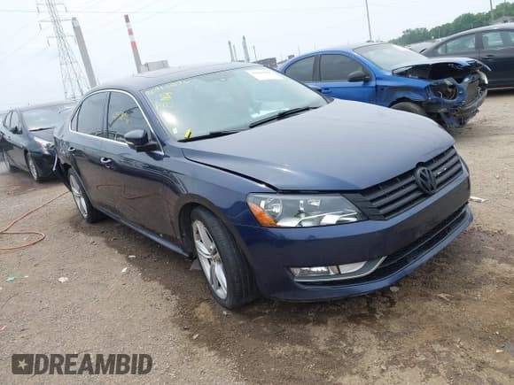 ✅ 2015 Volkswagen Passat SE • VIN: 1VWBV7A37FC082907 • Lot: 42415896. Listed on IAAI with 132,550 mi. Free auction sales archive from the USA and detailed vehicle history report at DreamBid. Image 1.