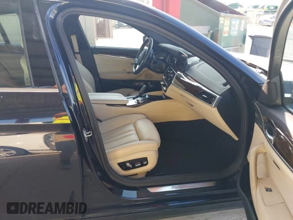 ✅ 2017 BMW 5 Series 540i xDrive • VIN: WBAJE7C31HG888438 • Лот: 42345575. Опубликован ранее на IAAI с пробегом 41 814 миль. Бесплатный доступ к архиву аукционных продаж из США и подробный отчёт об истории автомобиля на DreamBid. Изображение 5.