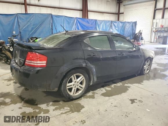 ✅ 2010 Dodge Avenger R/T • VIN: 1B3CC5FB4AN151391 • Лот: 88886235. Опубликован ранее на Copart с пробегом Не указан. Бесплатный доступ к архиву аукционных продаж из США и подробный отчёт об истории автомобиля на DreamBid. Изображение 3.