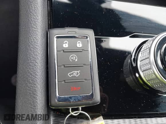 2025 Jeep Grand Cherokee Altitude X with VIN 1C4RJGAG6SC266049, listed as a IAAI auction lot 42430965 with 2,197 mi miles and . Bid and sale history available at DreamBid. Image 11.