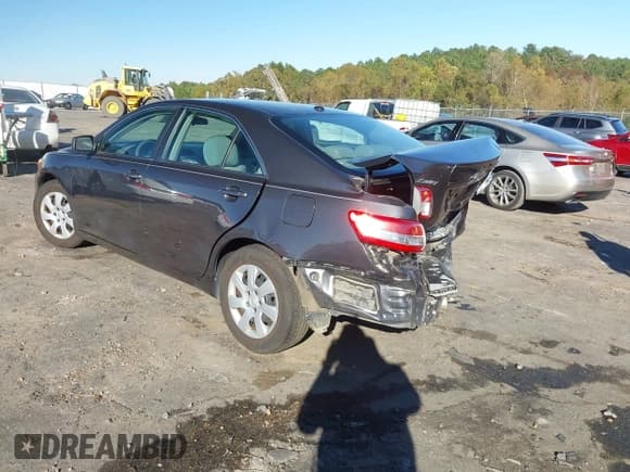 ✅ 2011 Toyota Camry LE • VIN: 4T1BF3EK3BU161825 • Lot: 43654238. Wystawiony na IAAI z przebiegiem 127 866 mil. Bezpłatny archiwum sprzedaży aukcyjnych z USA i szczegółowy raport historii pojazdu na DreamBid. Zdjęcie 3.