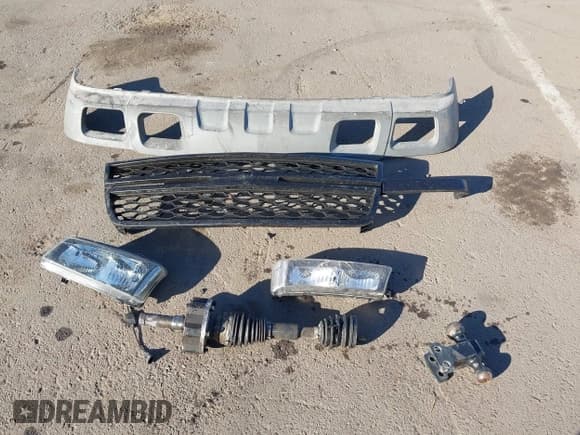 ✅ 2005 Chevrolet Silverado 2500HD Work Truck • VIN: 1GCHK23235F814332 • Lot: 43574421. Wystawiony na IAAI z przebiegiem 196 560 mil. Bezpłatny archiwum sprzedaży aukcyjnych z USA i szczegółowy raport historii pojazdu na DreamBid. Zdjęcie 12.