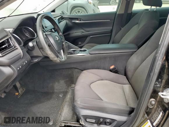 ✅ 2023 Toyota Camry LE • VIN: 4T1R11AK3PU834644 • Lot: 82347785. Wystawiony na Copart z przebiegiem 58 461 mil. Bezpłatny archiwum sprzedaży aukcyjnych z USA i szczegółowy raport historii pojazdu na DreamBid. Zdjęcie 7.