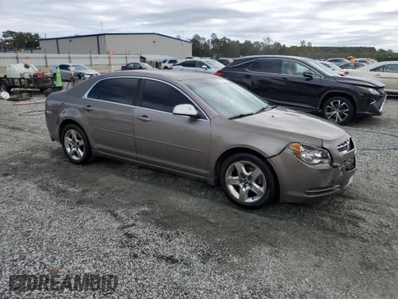✅ 2010 Chevrolet Malibu 1LT • VIN: 1G1ZC5E03AF189738 • Lot: 85176425. Wystawiony na Copart z przebiegiem 306 845 mil. Bezpłatny archiwum sprzedaży aukcyjnych z USA i szczegółowy raport historii pojazdu na DreamBid. Zdjęcie 4.