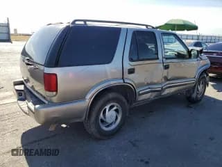 ✅ 2001 Chevrolet Blazer LT • VIN: 1GNDT13W512162749 • Lot: 68050205. Wystawiony na Copart z przebiegiem 181 710 mil. Bezpłatny archiwum sprzedaży aukcyjnych z USA i szczegółowy raport historii pojazdu na DreamBid. Zdjęcie 3.