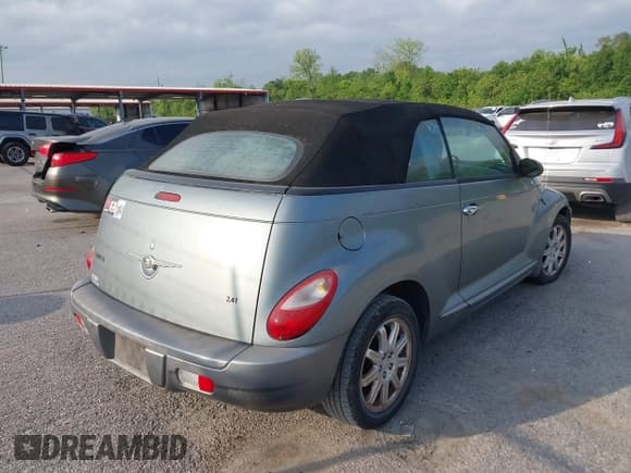 ✅ 2008 Chrysler PT Cruiser • VIN: 3C3HY55E98T143593 • Lot: 42042367. Listed on IAAI with 127,207 mi. Free auction sales archive from the USA and detailed vehicle history report at DreamBid. Image 4.