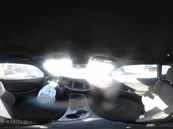 ✅ 2019 Dodge Challenger R/T • VIN: 2C3CDZBTXKH606390 • Lot: 43351175. Wystawiony na IAAI z przebiegiem 105 666 mil. Bezpłatny archiwum sprzedaży aukcyjnych z USA i szczegółowy raport historii pojazdu na DreamBid. Zdjęcie 19.