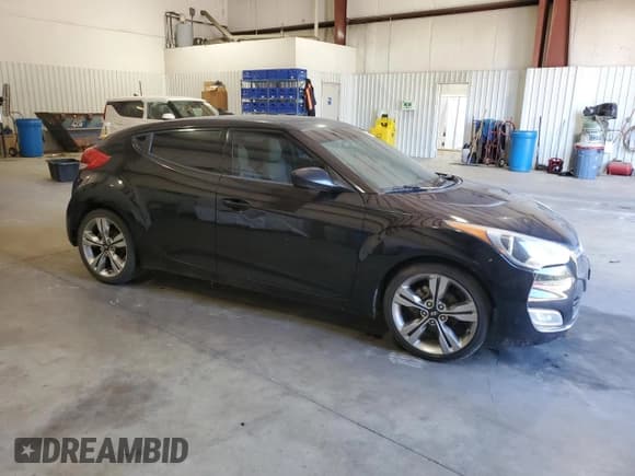 ✅ 2012 Hyundai Veloster w/Red Int • VIN: KMHTC6AD3CU048464 • Lot: 81234374. Wystawiony na Copart z przebiegiem 175 973 mil. Bezpłatny archiwum sprzedaży aukcyjnych z USA i szczegółowy raport historii pojazdu na DreamBid. Zdjęcie 4.