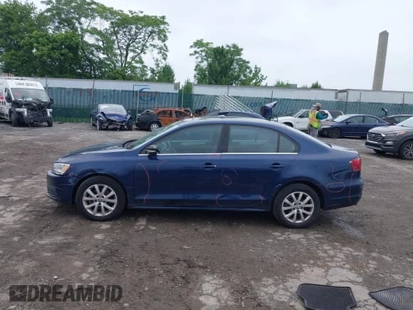 ✅ 2013 Volkswagen Jetta SE • VIN: 3VWDP7AJ2DM409212 • Lot: 42519938. Wystawiony na IAAI z przebiegiem 118 813 mil. Bezpłatny archiwum sprzedaży aukcyjnych z USA i szczegółowy raport historii pojazdu na DreamBid. Zdjęcie 14.