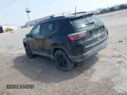 ✅ 2019 Jeep Compass Latitude • VIN: 3C4NJDBB9KT631067 • Lot: 43156049. Listed on IAAI with 127,713 mi. Free auction sales archive from the USA and detailed vehicle history report at DreamBid. Image 3.