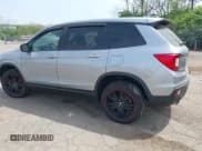 ✅ 2019 Honda Passport Sport • VIN: 5FNYF8H27KB026413 • Lot: 42128342. Listed on IAAI with 83,943 mi. Free auction sales archive from the USA and detailed vehicle history report at DreamBid. Image 3.