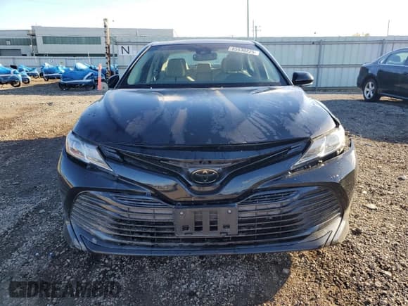 ✅ 2018 Toyota Camry LE • VIN: 4T1B11HK3JU043884 • Lot: 85530225. Listed on Copart with 67,649 mi. Free auction sales archive from the USA and detailed vehicle history report at DreamBid. Image 5.