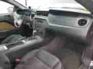 2014 Ford Mustang V6 с VIN 1ZVBP8AM8E5288250, выставлен на аукционе Copart как лот 67745805 с пробегом 135 403 миль миль и Списание • Salvage title. История ставок и продаж доступна на DreamBid. Изображение 8.