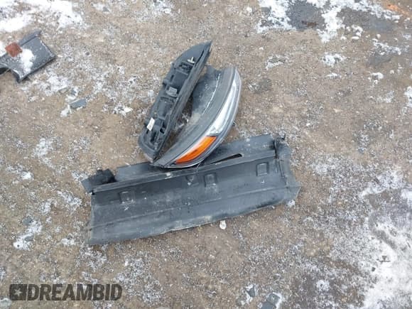 ✅ 2020 Hyundai Venue SEL • VIN: KMHRC8A37LU053700 • Lot: 41253662. Listed on IAAI with 102,226 mi. Free auction sales archive from the USA and detailed vehicle history report at DreamBid. Image 12.