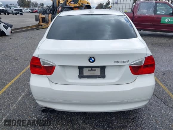 ✅ 2007 BMW 3 Series 328i • VIN: WBAVC53517FZ77136 • Lot: 41799066. Listed on IAAI with 178,362 mi. Free auction sales archive from the USA and detailed vehicle history report at DreamBid. Image 16.