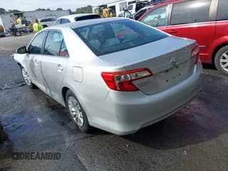 ✅ 2014 Toyota Camry LE • VIN: 4T4BF1FK7ER381482 • Lot: 43194657. Wystawiony na IAAI z przebiegiem 179 522 mil. Bezpłatny archiwum sprzedaży aukcyjnych z USA i szczegółowy raport historii pojazdu na DreamBid. Zdjęcie 3.