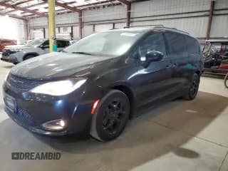 ✅ 2019 Chrysler Pacifica Touring L • VIN: 2C4RC1BG9KR630557 • Lot: 90996665. Wystawiony na Copart z przebiegiem 70 878 mil. Bezpłatny archiwum sprzedaży aukcyjnych z USA i szczegółowy raport historii pojazdu na DreamBid. Zdjęcie 1.