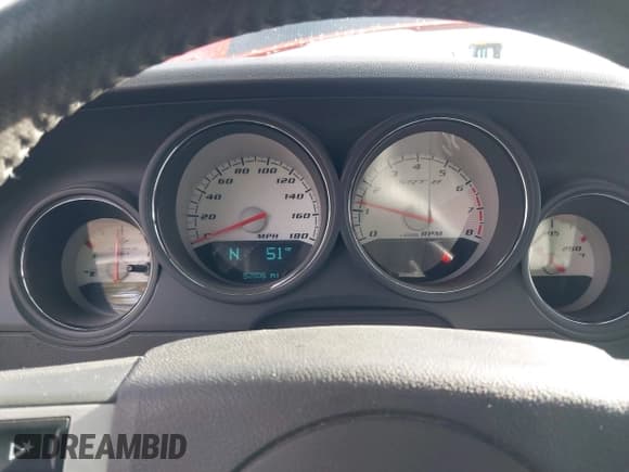 ✅ 2009 Dodge Challenger SRT-8 • VIN: 2B3LJ74W29H598233 • Lot: 43585194. Wystawiony na IAAI z przebiegiem 32 506 mil. Bezpłatny archiwum sprzedaży aukcyjnych z USA i szczegółowy raport historii pojazdu na DreamBid. Zdjęcie 7.