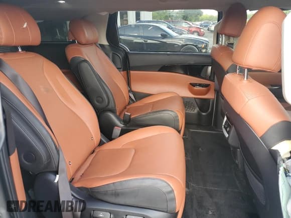 ✅ 2024 Kia Carnival SX Prestige • VIN: KNDNE5H32R6415205 • Lot: 65900315. Listed on Copart with 34,904 mi. Free auction sales archive from the USA and detailed vehicle history report at DreamBid. Image 11.