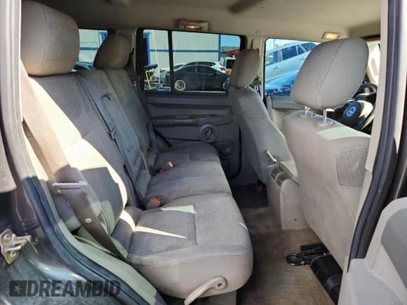 ✅ 2006 Jeep Commander • VIN: 1J8HH48K96C353474 • Lot: 86706875. Listed on Copart with 186,891 mi. Free auction sales archive from the USA and detailed vehicle history report at DreamBid. Image 11.