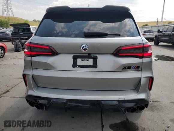 ✅ 2022 BMW X5 M • VIN: 5YMJU0C01N9M60668 • Lot: 64437665. Wystawiony na Copart z przebiegiem 18 236 mil. Bezpłatny archiwum sprzedaży aukcyjnych z USA i szczegółowy raport historii pojazdu na DreamBid. Zdjęcie 6.