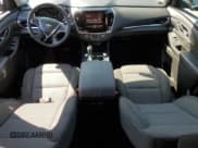 ✅ 2019 Chevrolet Traverse LS • VIN: 1GNEVFKW4KJ184780 • Lot: 68720194. Wystawiony na Copart z przebiegiem 95 565 mil. Bezpłatny archiwum sprzedaży aukcyjnych z USA i szczegółowy raport historii pojazdu na DreamBid. Zdjęcie 8.