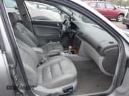 ✅ 2003 Volkswagen Passat GLX • VIN: WVWRH63B93P203657 • Lot: 41926224. Listed on IAAI with 124,125 mi. Free auction sales archive from the USA and detailed vehicle history report at DreamBid. Image 5.