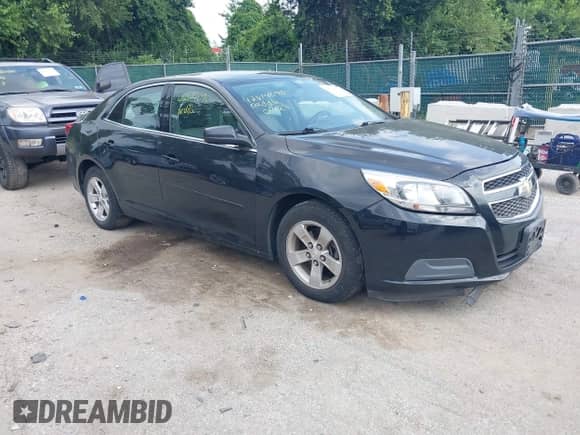 2013 Chevrolet Malibu LS z VIN 1G11A5SA2DF312191, wystawiony jako IAAI lot #42814090 z przebiegiem 229 122 mil mil oraz . Historia ofert i sprzedaży dostępna na DreamBid. Obrazek 1.