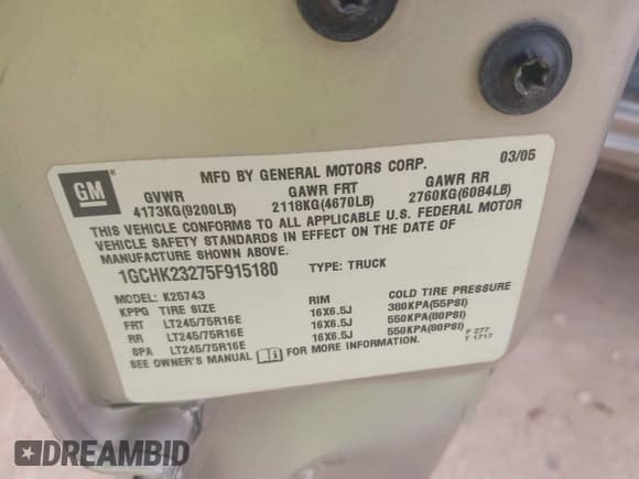 ✅ 2005 Chevrolet Silverado 2500HD LS • VIN: 1GCHK23275F915180 • Lot: 43714299. Wystawiony na IAAI z przebiegiem 135 346 mil. Bezpłatny archiwum sprzedaży aukcyjnych z USA i szczegółowy raport historii pojazdu na DreamBid. Zdjęcie 9.