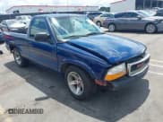 ✅ 2002 GMC Sonoma SLS • VIN: 1GTCS14W628215382 • Lot: 42824342. Listed on IAAI with 283,410 mi. Free auction sales archive from the USA and detailed vehicle history report at DreamBid. Image 1.