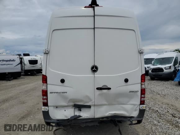 ✅ 2018 Mercedes-Benz Sprinter Cargo Worker • VIN: WD3PE8CD9JP601035 • Lot: 56534565. Listed on Copart with 390,212 mi. Free auction sales archive from the USA and detailed vehicle history report at DreamBid. Image 6.