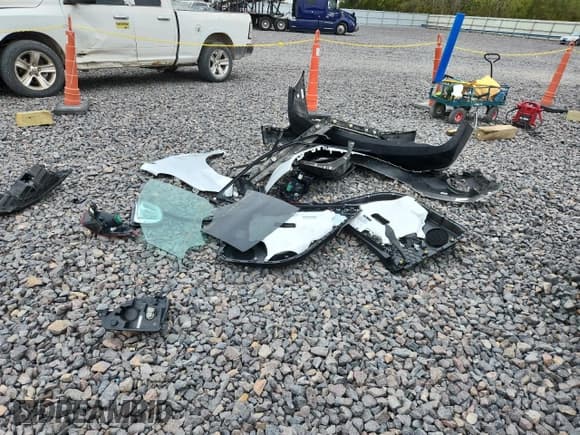 ✅ 2020 Chevrolet Equinox LT • VIN: 2GNAXJEV5L6161652 • Лот: 82504515. Опубликован ранее на Copart с пробегом 72 882 миль. Бесплатный доступ к архиву аукционных продаж из США и подробный отчёт об истории автомобиля на DreamBid. Изображение 12.